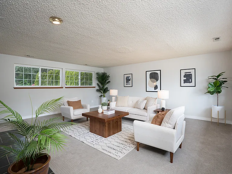 1045 Sunrise Ln — Photo 11