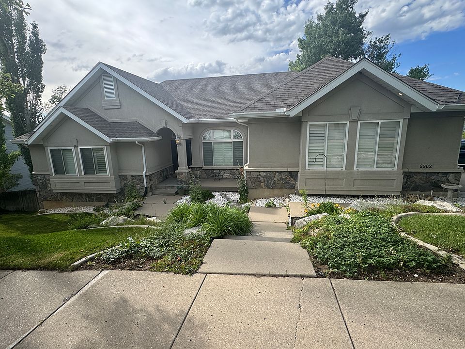 1st image of 2962 Oakwood Dr