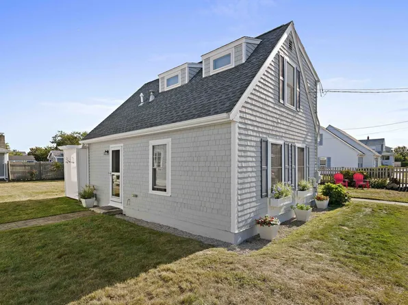 70 Coburn St, Hull, MA 02045