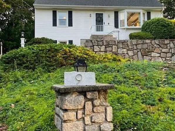 9 Briar Hill Rd, North Providence, RI 02904