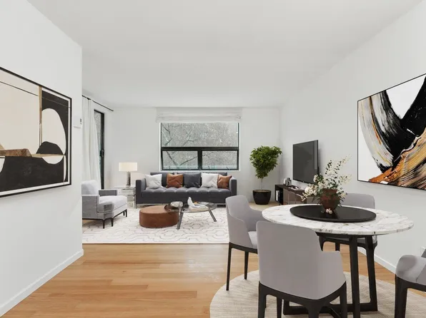 1080 Broughton St #301, Vancouver, BC V6G 2A8