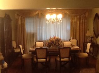 39 Robins Cres, New Rochelle, NY 10801