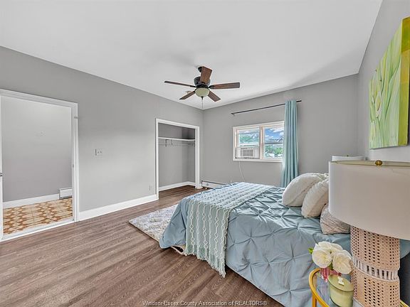 5th image of 677 Marentette Ave