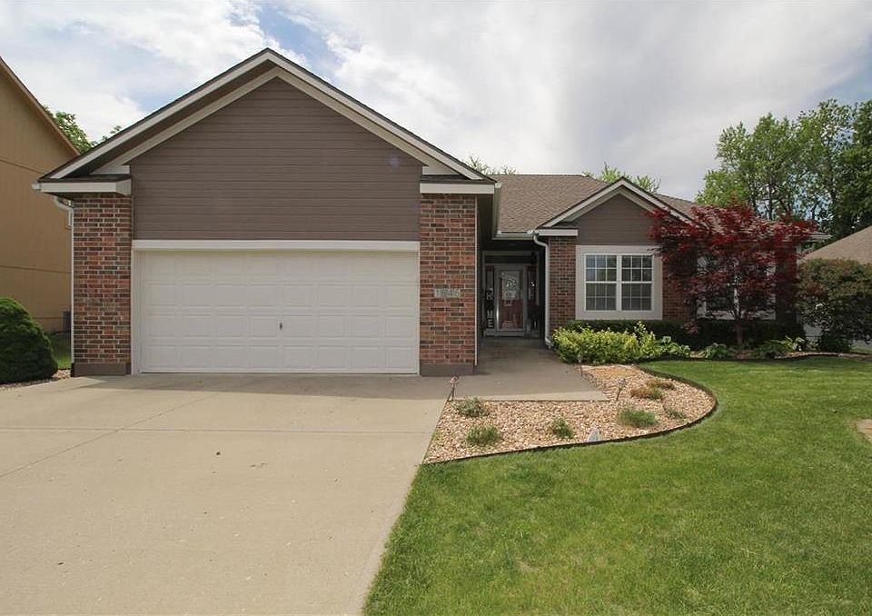 1st image of 1645 SE Dalton Dr