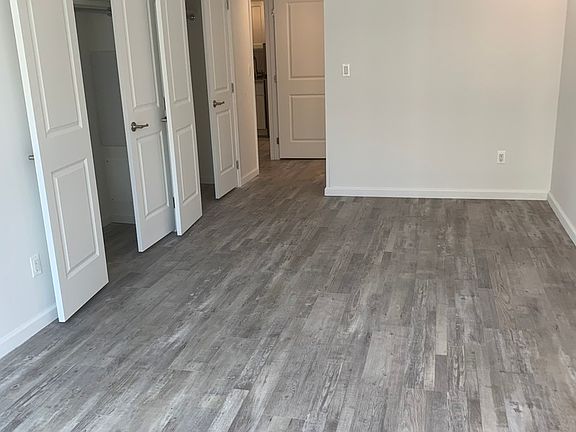 5th image of 433 W 53rd St #3C