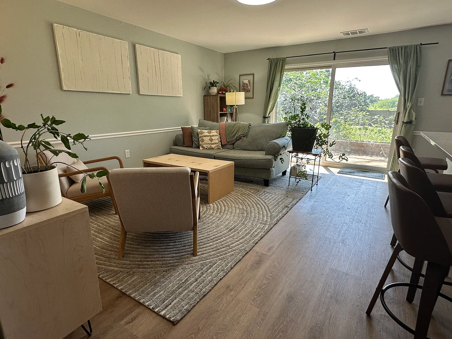 3 bed, 2.5 bath, 1759 sqft, $3,750 — Photo 3