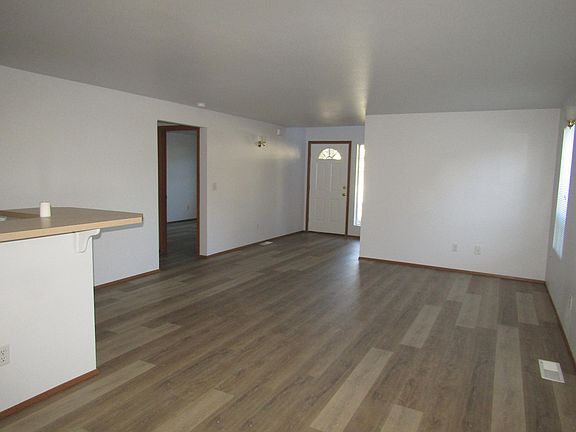 5th image of 3097 White Fir Dr NE #A