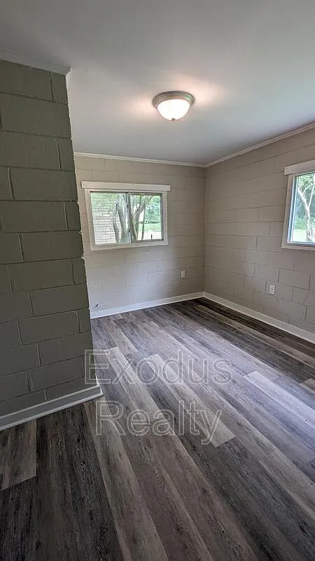 2 bed, 1.0 bath, 750 sqft, $1,100 — Photo 3