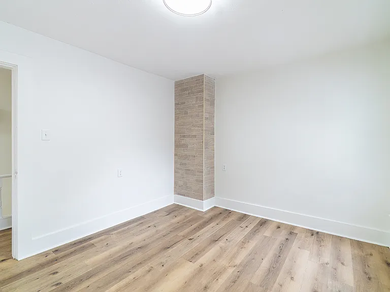 725 Archer Ave #2 — Photo 10