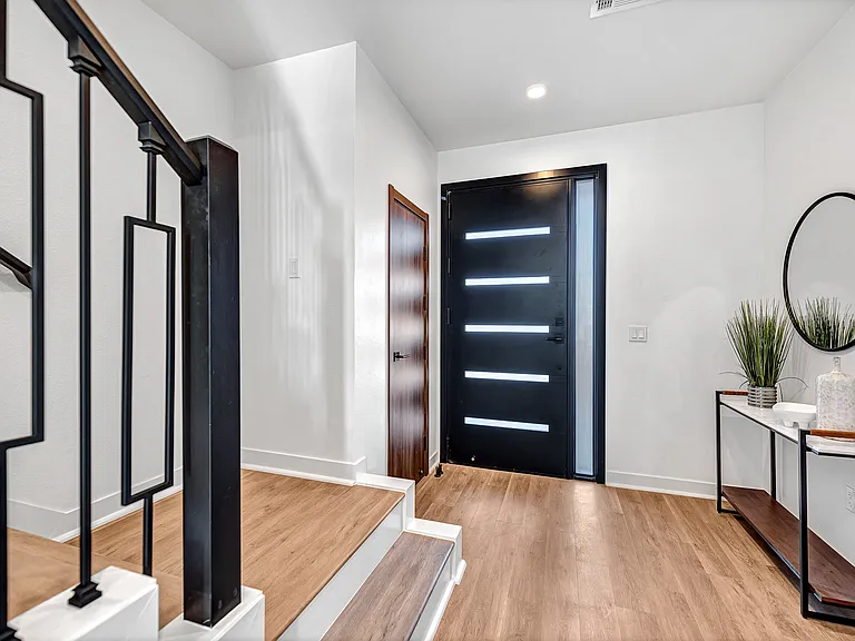 1100 Emilia Ave — Photo 6