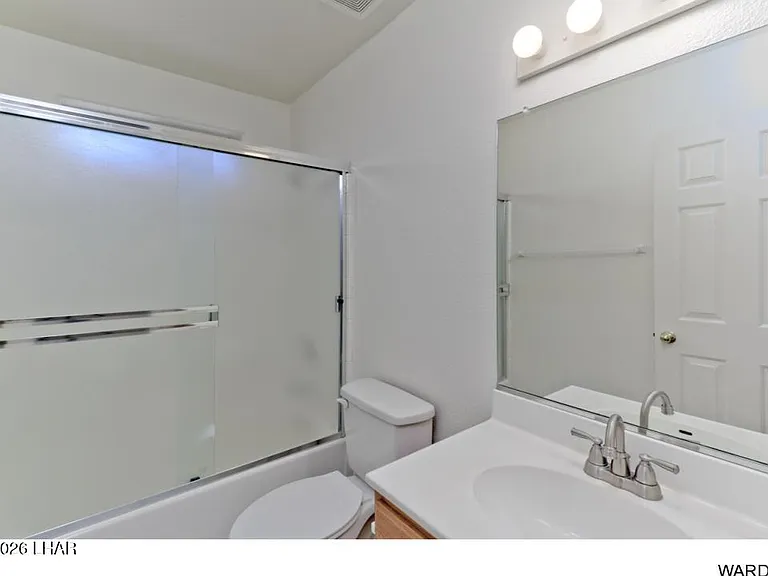 1100 McCulloch Blvd S — Photo 9
