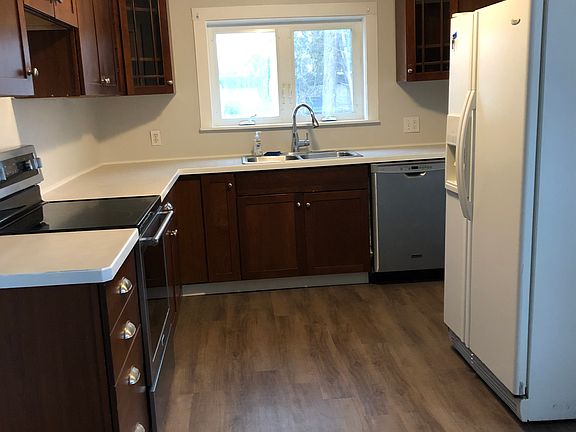 3rd image of 206 W Main St