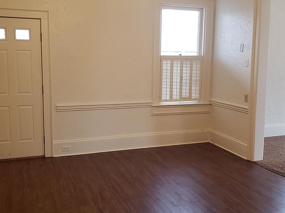 4th image of 112 E Franklin Ave #A