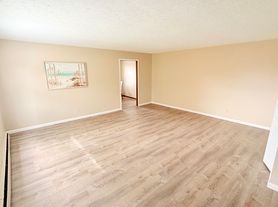 230 Prestwick Dr, Youngstown, OH