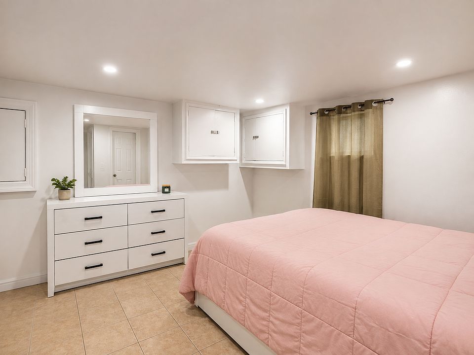 1st image of 1454 Edwards Ave #B