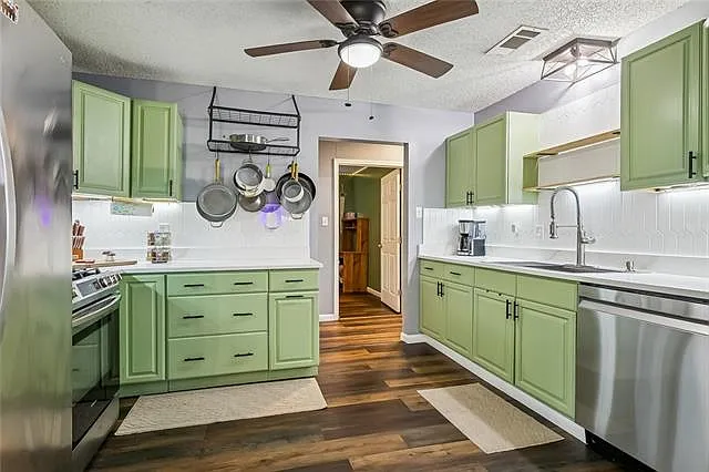2220 Lloyds Ave — Photo 6