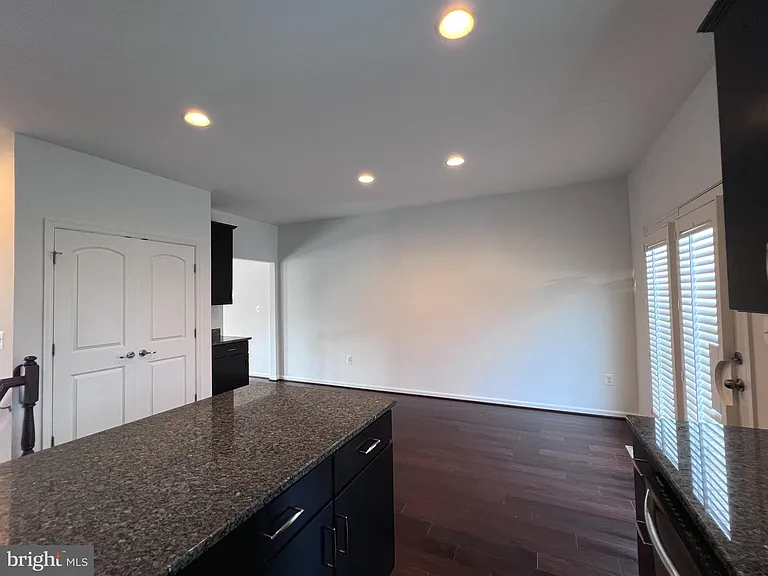 9243 Dawkins Crest Cir — Photo 9