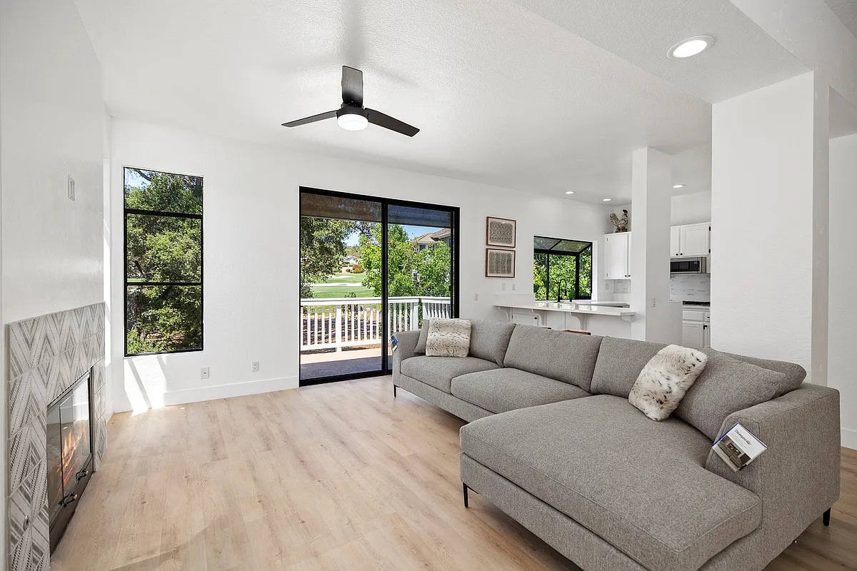 31 Oak Knolls - . — Photo 3