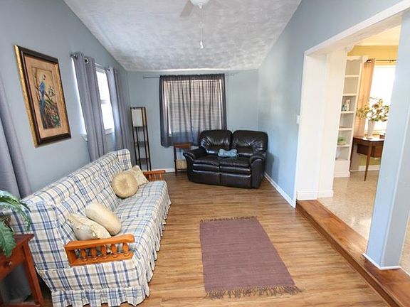 4th image of 4914 Plantation Dr