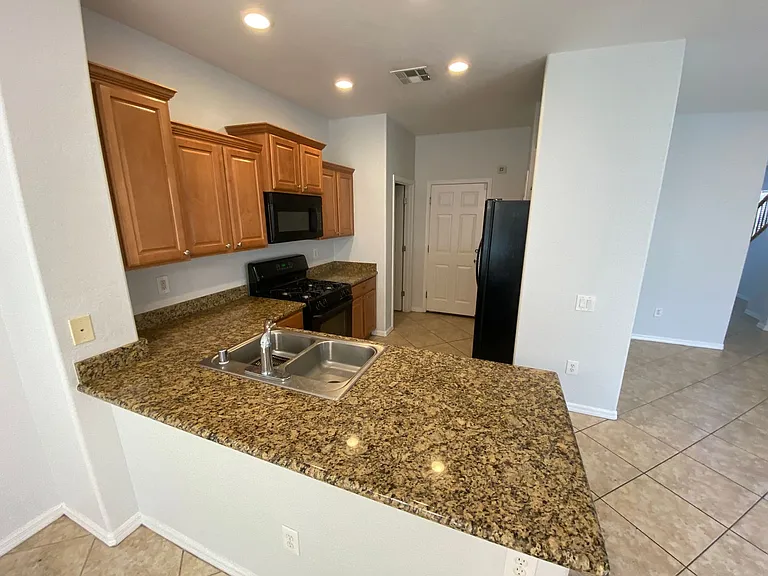 4445 Penguin Ave — Photo 3