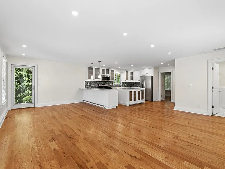 305 Captain Kidd Dr — Photo 15