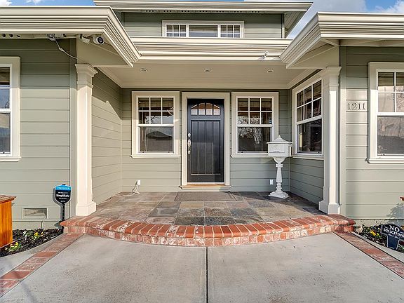 4th image of 1211 Los Padres Blvd