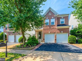 16216 Radburn St, Woodbridge, VA 22191