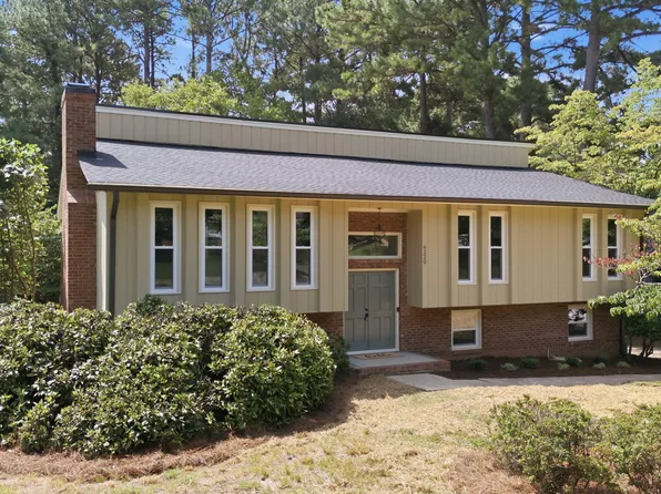 6220 Bramblewood Dr, Raleigh, NC 27612