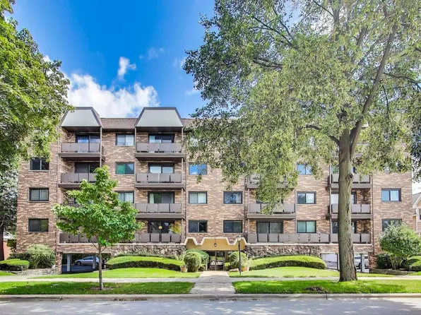 121 S Vail Ave APT 401, Arlington Heights, IL 60005