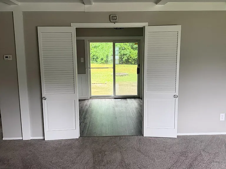 111 Edge Ln — Photo 6