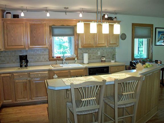 3rd image of 303 Eastgate Dr