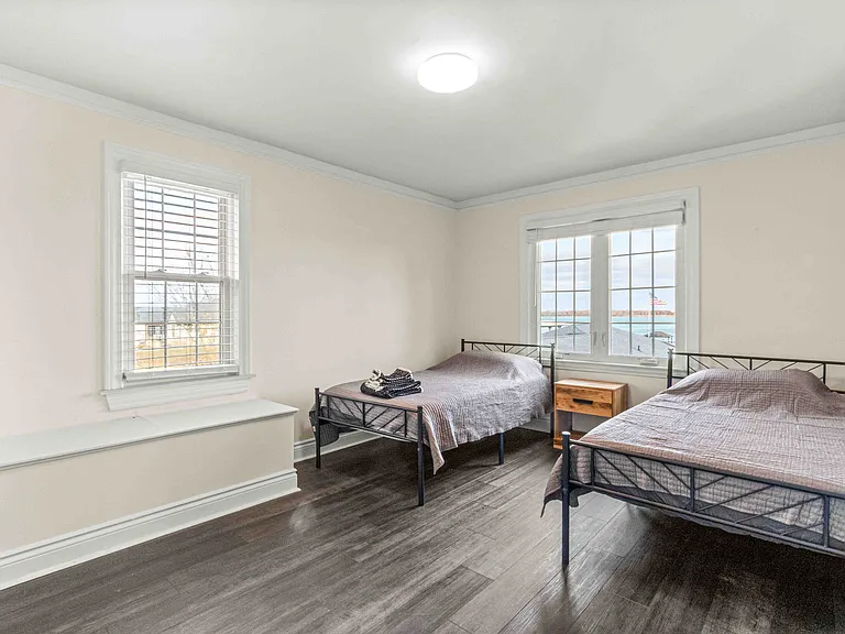 115 Biddle Ave — Photo 16
