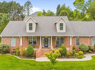 48 Riverside Dr, Oak Ridge, TN 37830