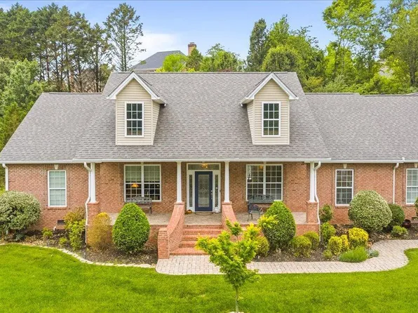 48 Riverside Dr, Oak Ridge, TN 37830