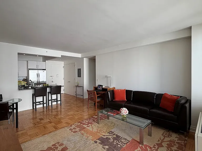 1510 Lexington Ave #6L — Photo 4