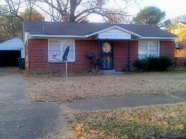 1st image of 1633 Mary Dr