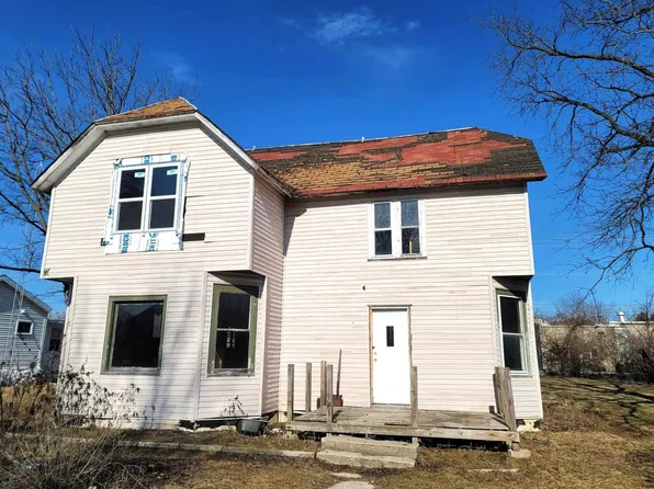 136 E Park St, Wautoma, WI 54982