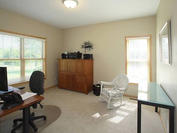 3rd image of 10252 Kimbro Cir S