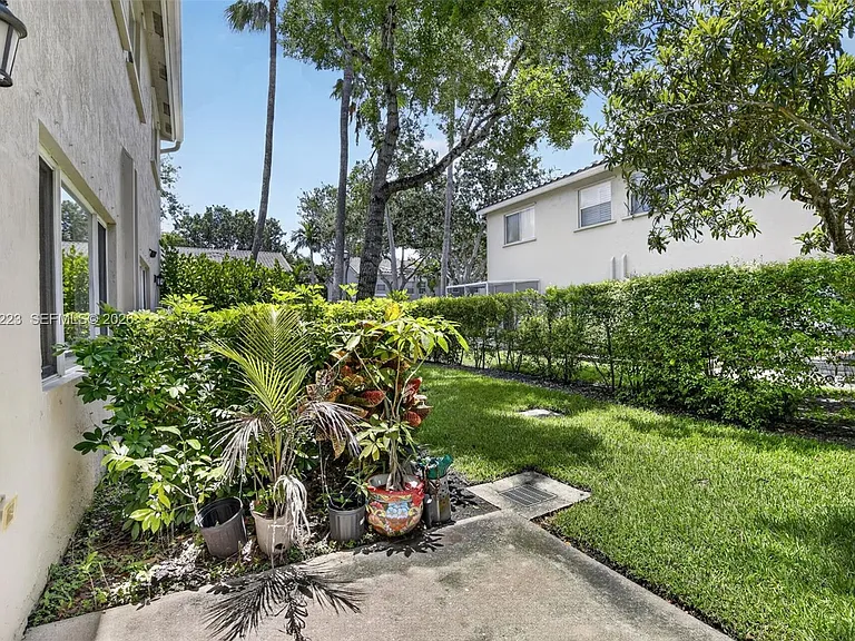 13212 NW 7th Dr — Photo 31