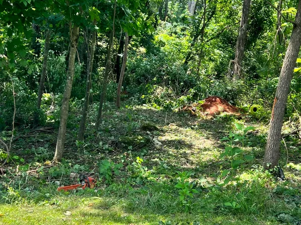 908 Stonegate Dr, Burnside, KY 42519