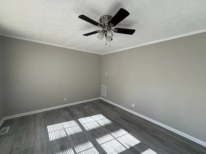 2 bed, 1.0 bath, 720 sqft, $1,050 — Photo 3
