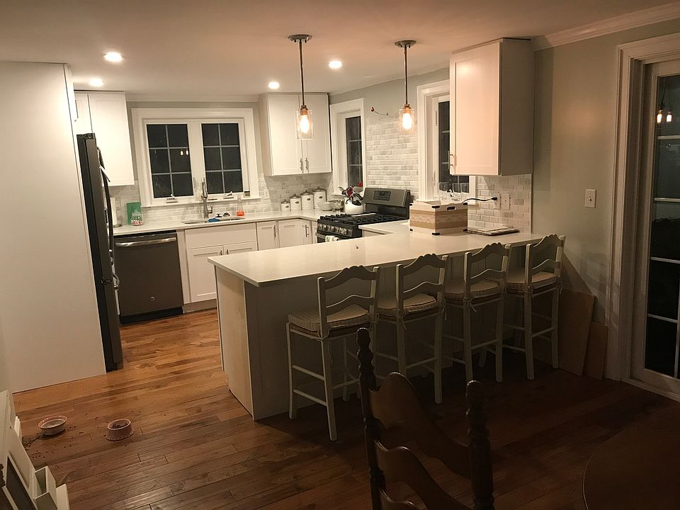 2nd image of 24 Marion St