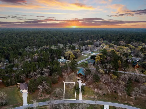 29 Lake Crest Ln, Huntsville, TX 77340