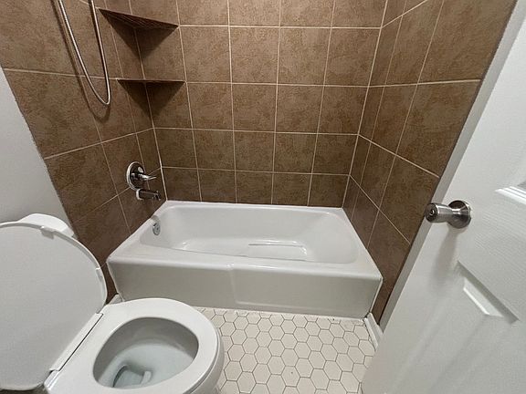 3rd image of 3705 Julia St