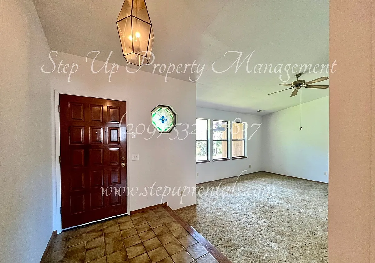 Building Photo - 15495 Buena Vista Avenida