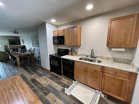 2nd image of 79 Creekside Dr #29