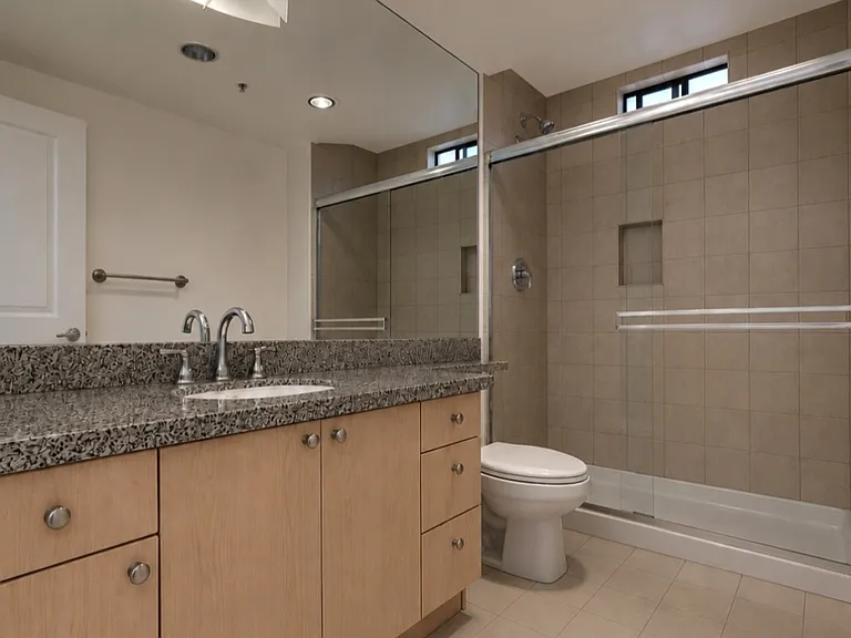 1226 23rd St #9 — Photo 29
