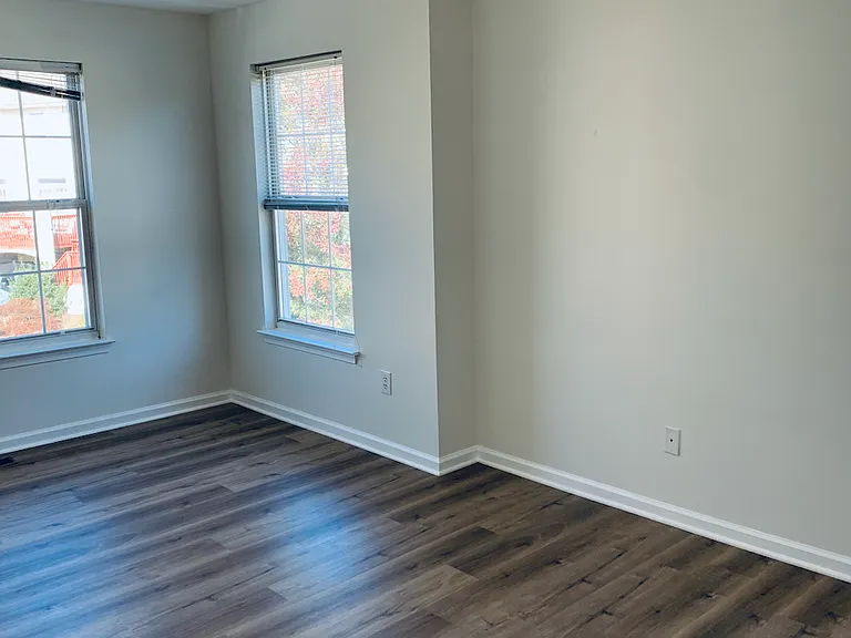 206 Thomas Ln S — Photo 27