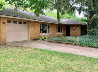 22921 Power Rd, Farmington, MI 48336