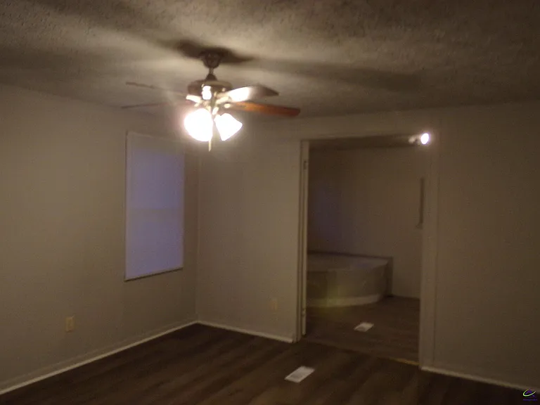 110 Brighton Dr — Photo 10